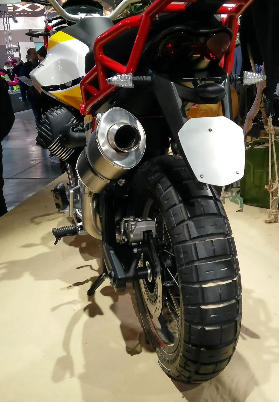 Moto Guzzi V85